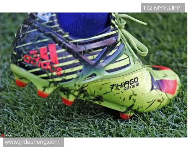 球星最爱穿的足球鞋盘点 哪款是你心中的最佳之选 球星最爱穿的足球鞋盘点 哪款是你心中的最佳之选